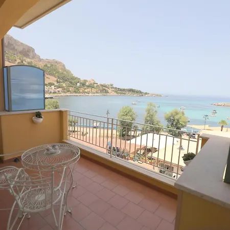 Palermo Mare Holidays Holiday home