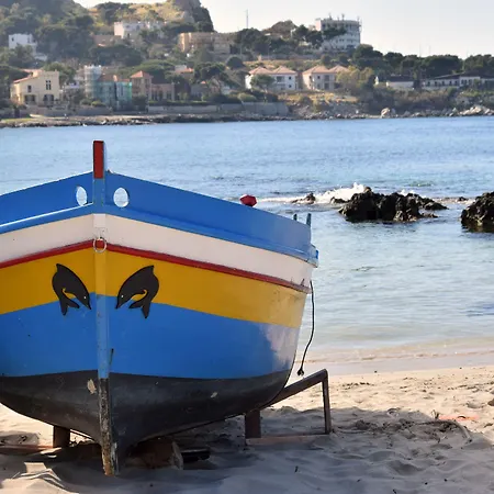 Palermo Mare Holidays * Sferracavallo