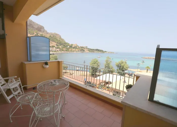 Palermo Mare Holidays 別荘