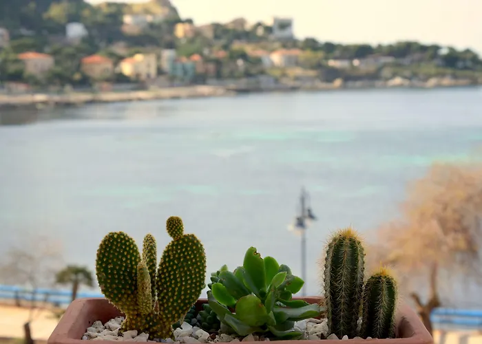 Palermo Mare Holidays 別荘 スフェッラカヴァッロ