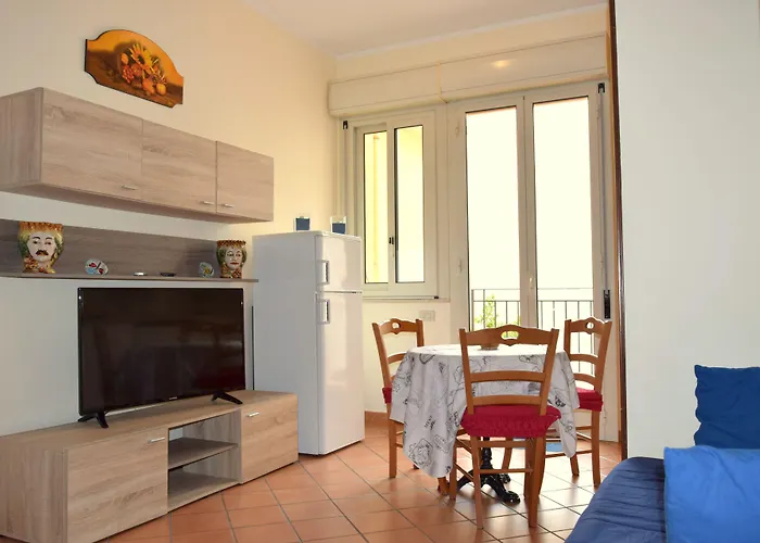 Palermo Mare Holidays 別荘 *