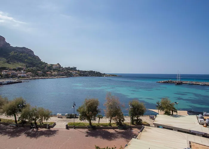 Palermo Mare Holidays 別荘 スフェッラカヴァッロ
