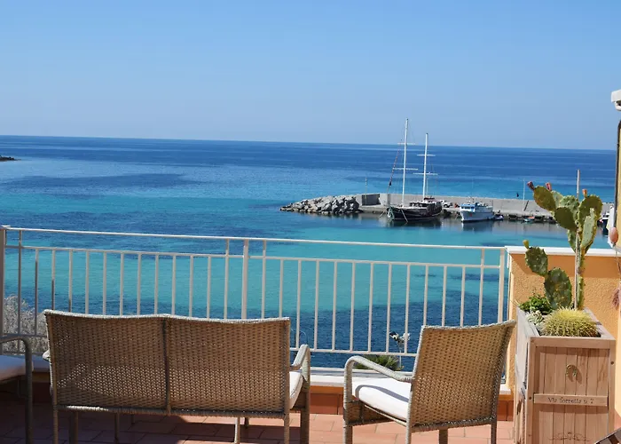 Palermo Mare Holidays 別荘 *